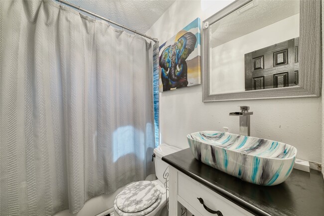 Building Photo - 10127 Fernstone Ln