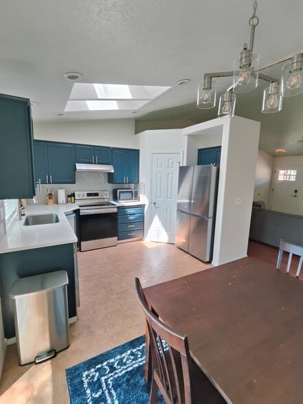 Building Photo - 955 Pheasant Ct