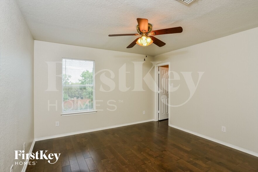 Building Photo - 12630 Point Summit