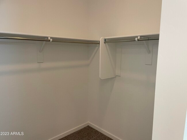 Building Photo - 17401 W Red Fox Rd