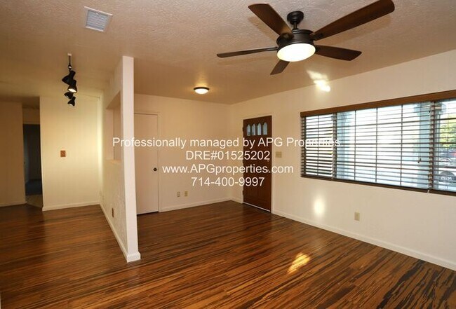 Building Photo - Newly renovated 3 bedroom / 2 bathroom hou...