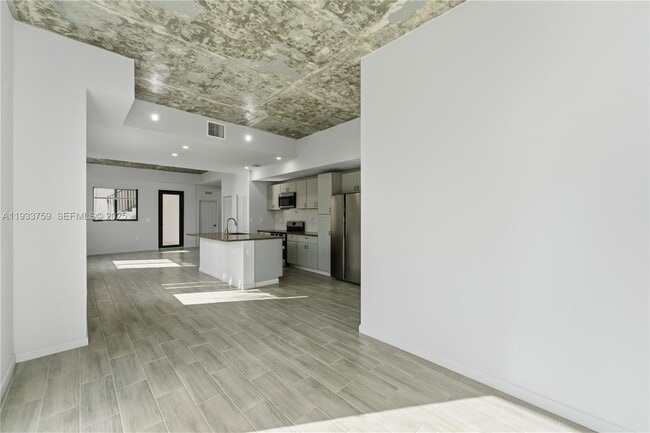 Building Photo - 1393 NW 31st St