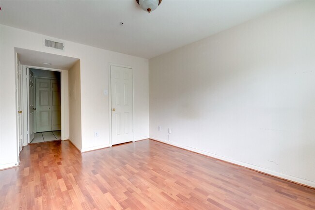Building Photo - 3231 Allen Pkwy