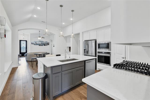 Building Photo - 8157 Mdw Vly Dr