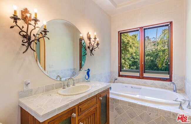 Building Photo - 6405 Bonsall Dr