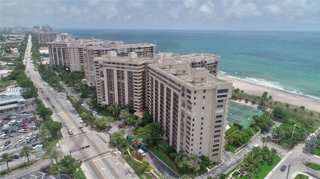 Building Photo - 4900 N Ocean Dr