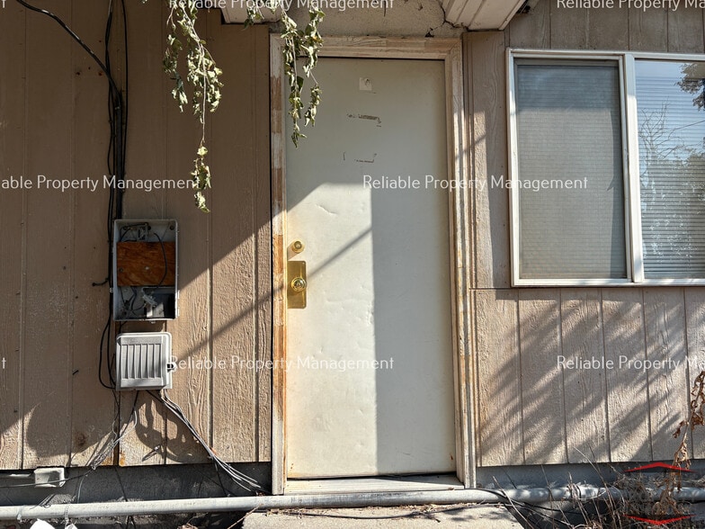 Building Photo - 148 7th St