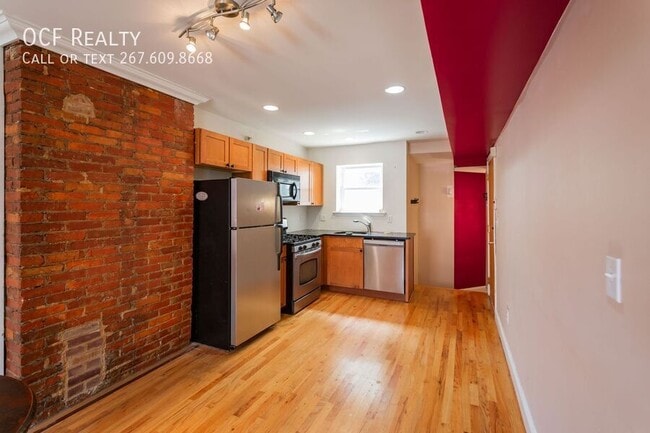 Building Photo - 1538 Christian St