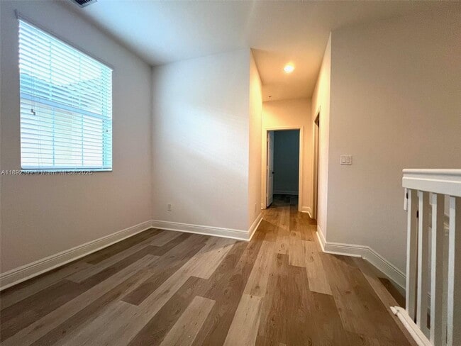 Building Photo - 1423 SW 147th Ave