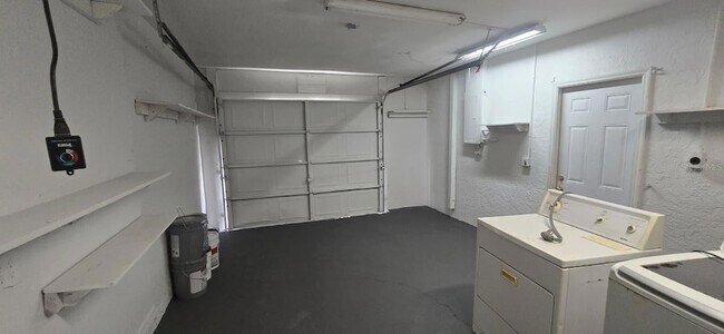 Building Photo - 5498 Montego Ln
