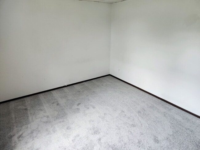 Building Photo - 1621 Willis Ave