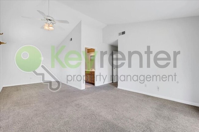 Building Photo - 2624 Walnut Ave