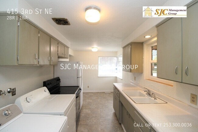 Building Photo - 415 3rd St NE