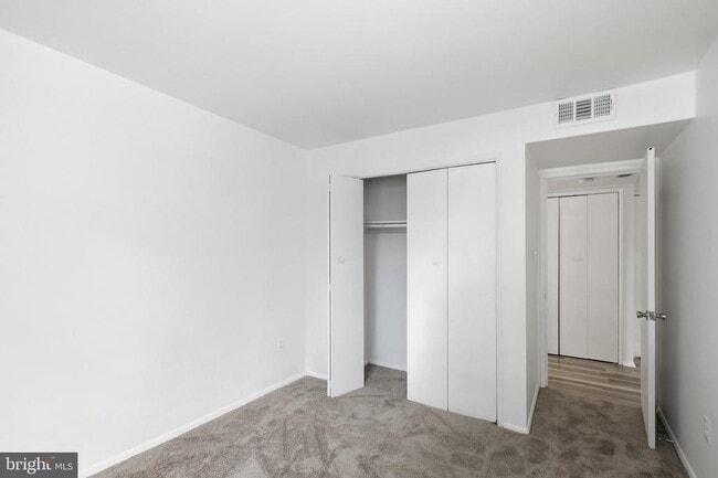 Building Photo - 7116 Donnell Pl