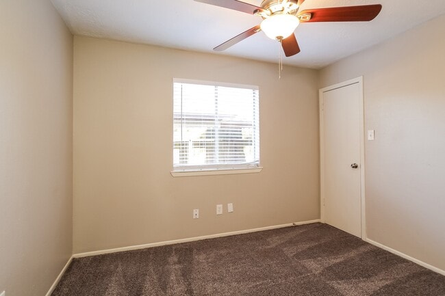 Building Photo - 4831 Tealgate Dr