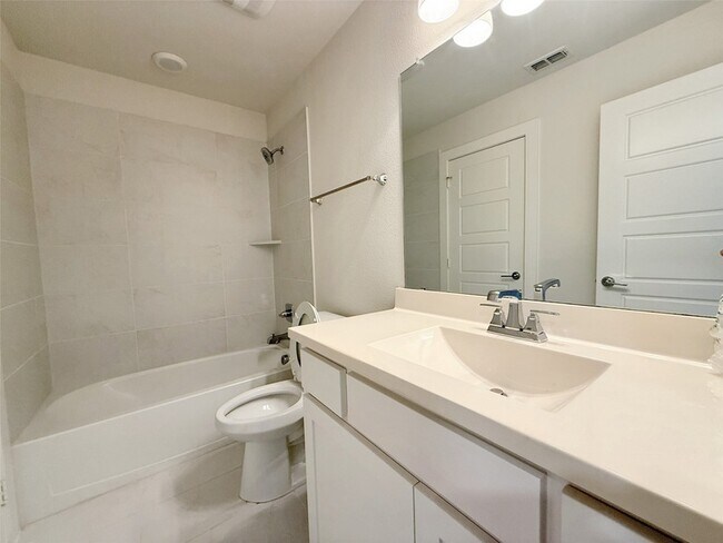 Building Photo - 5924 Owen Rd