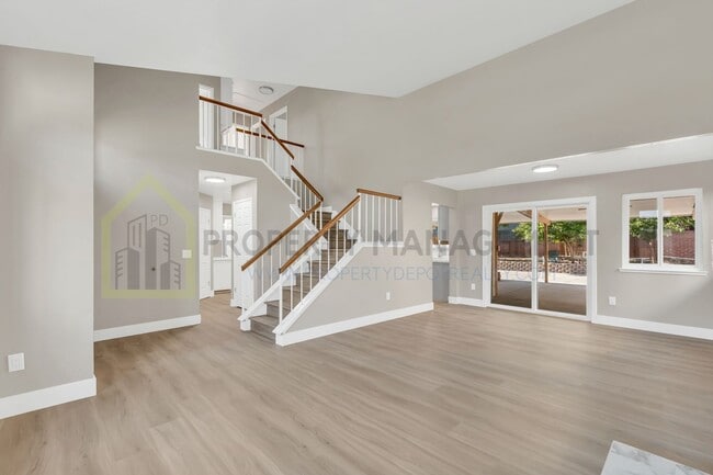 Building Photo - Completely Renovated 4-Bedroom Home with M...