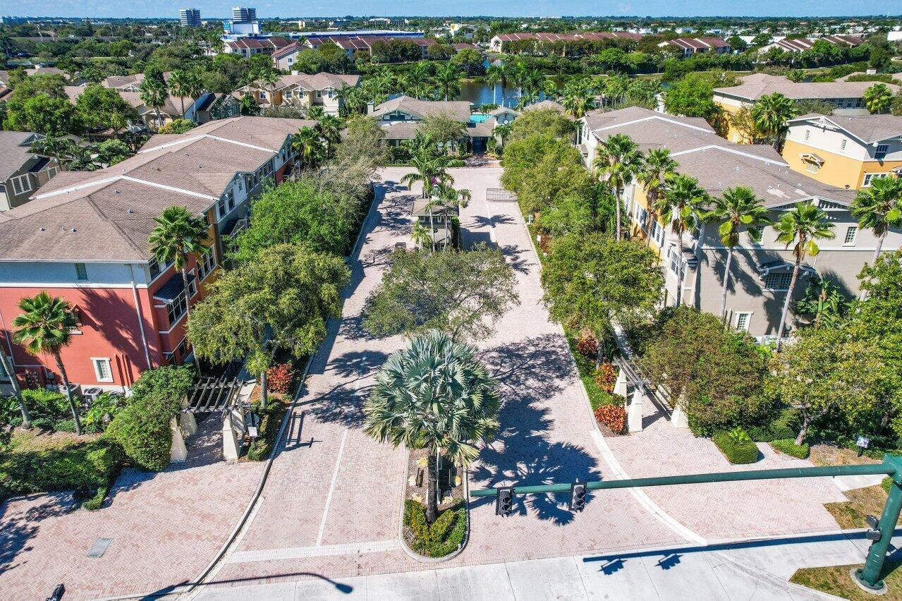 Building Photo - 880 Millbrae Ct