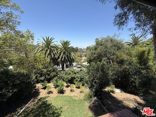 Building Photo - 3475 N Knoll Dr