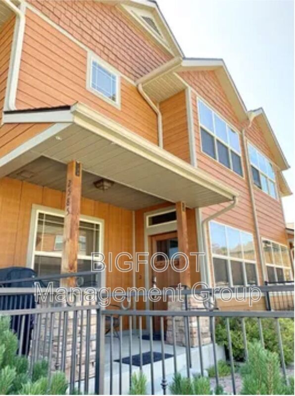 Primary Photo - 2585 Overlook Blvd