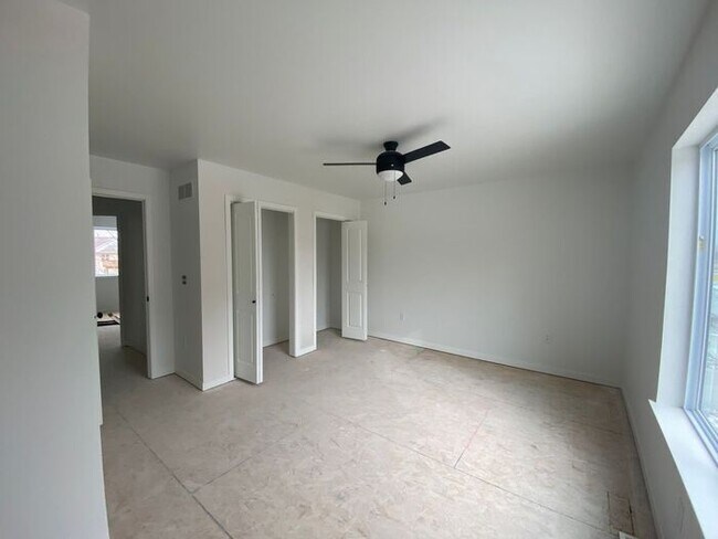 Building Photo - $2,200 | 3 Bedroom, 2.5 Bathroom Townhome | Pet Friendly* | Available for August 1st, 2026 move in!