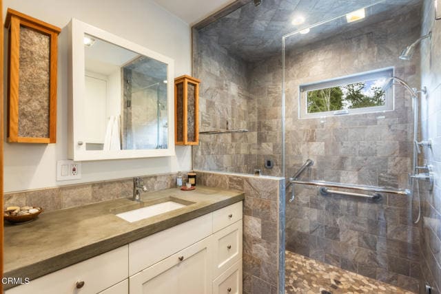 Building Photo - 4254 Chevy Chase Dr