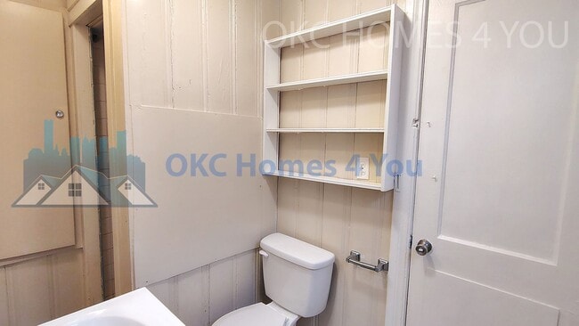 Building Photo - NW OKC 4 Bed Near I-44 & NW 23rd St.