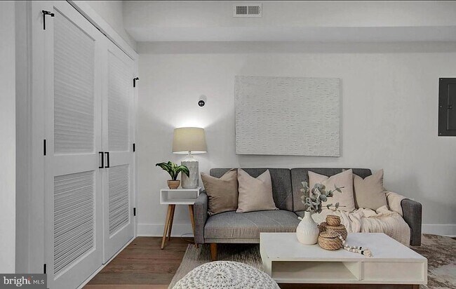 Building Photo - 1137 Owen Pl NE