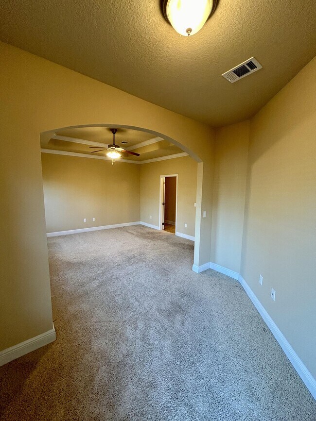 Building Photo - 80 S Knightsbridge Ct