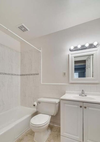 Bathroom - 3700 N Rosser St