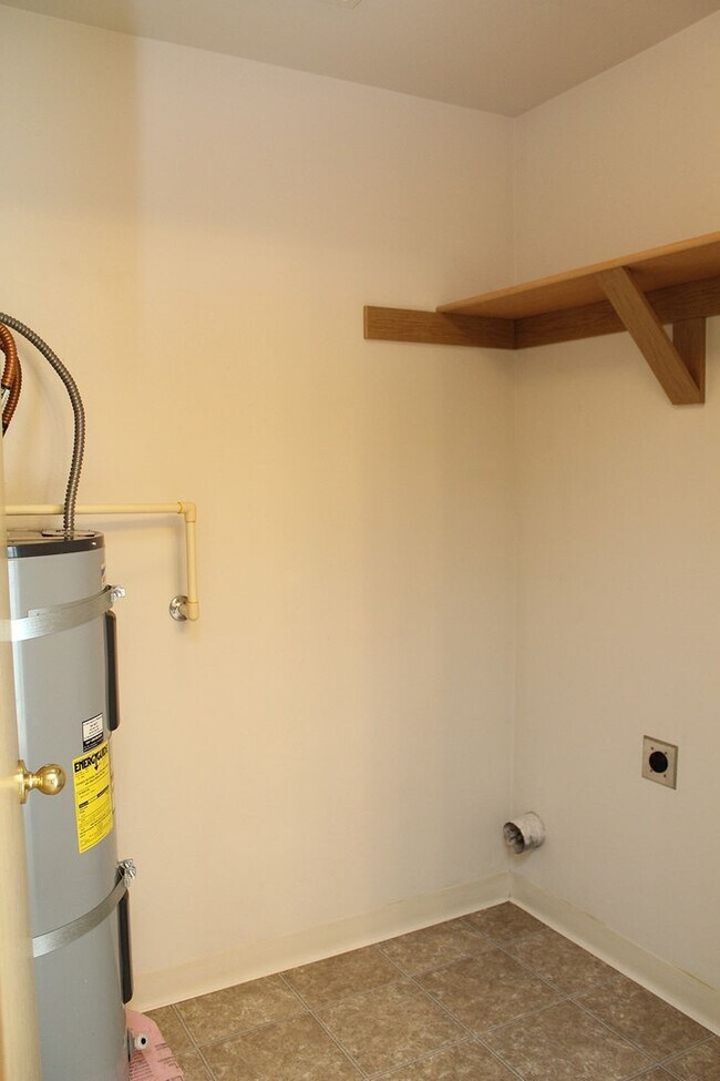 Building Photo - 1971 SE 122nd Ave