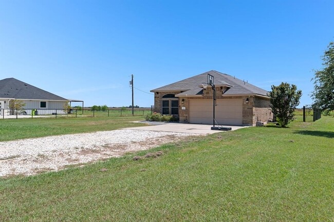 Building Photo - 200 Co Rd 453