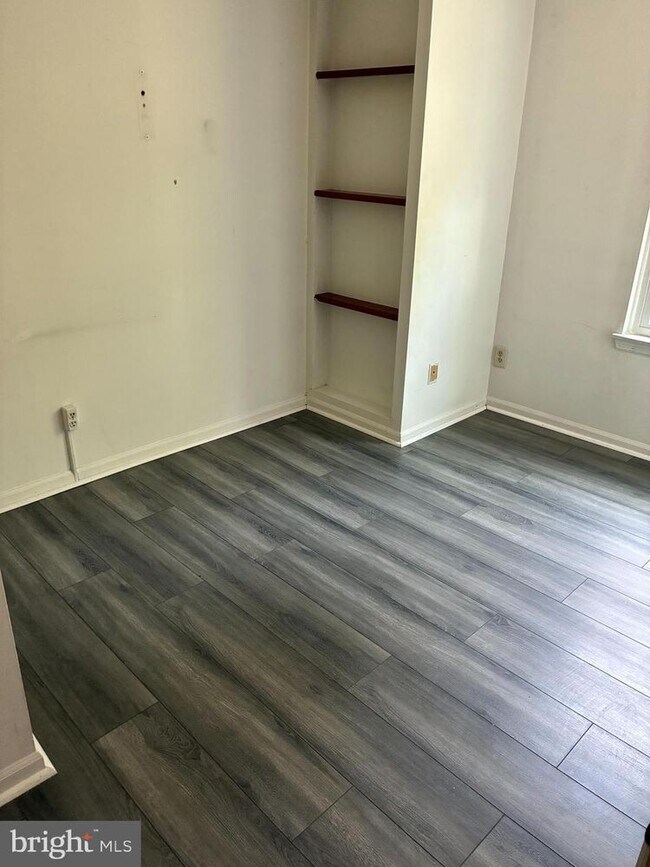 Building Photo - 201 Villa Knoll Ct