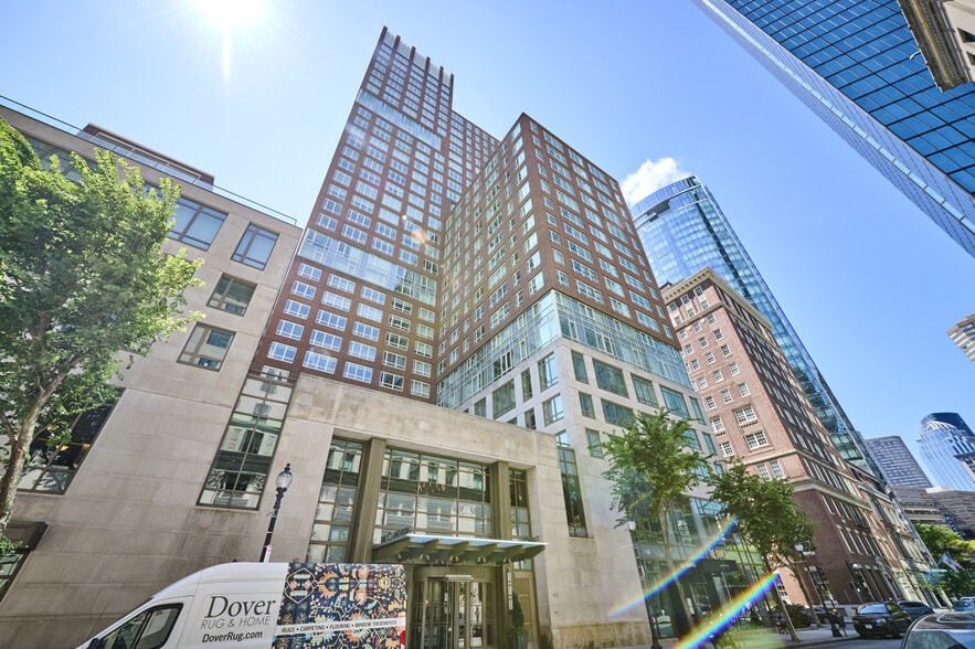 Building Photo - 400 Stuart St