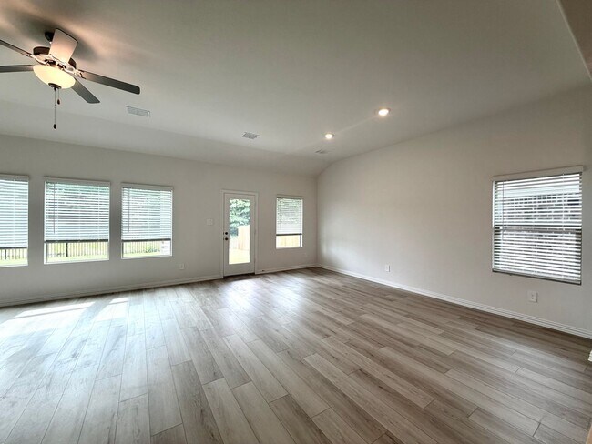 Building Photo - New Construction 5 Bedrooms backs to greenbelt!