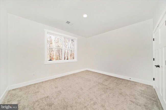 Building Photo - 204 3 Rivers Rd