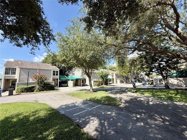 Building Photo - 6905 Lake Pl Ct