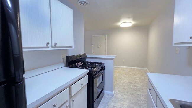 Building Photo - 1700 SW 16th Ct