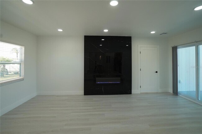 Building Photo - 6821 Marius Rd