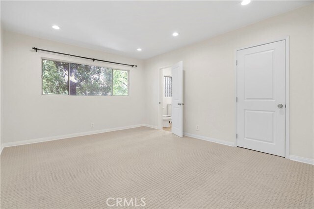 Building Photo - 15457 Moorpark St