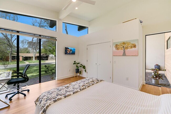 Building Photo - 6007 Nasco Dr