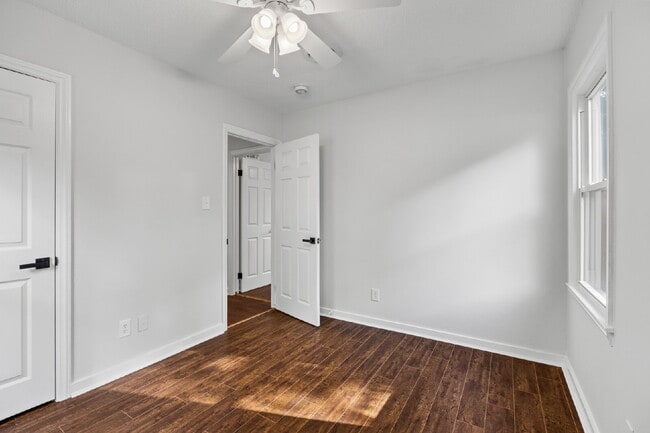 Building Photo - 3 bed 1 bath ranch with large storage/workshop building