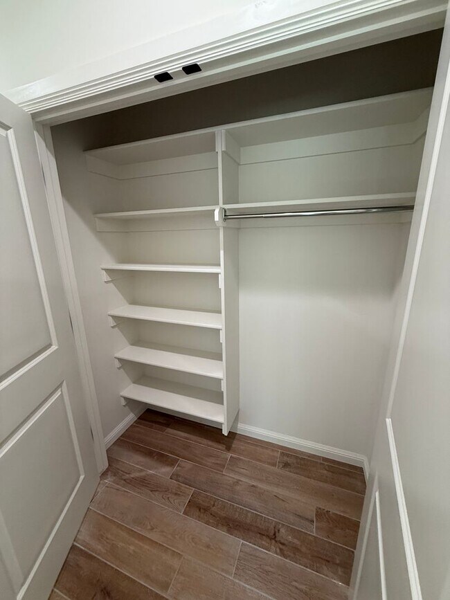 Building Photo - 3 bed 2 bath 2 car in  bungalow Heights, b...