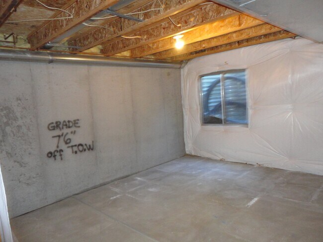 Building Photo - 3082 E 106th Pl