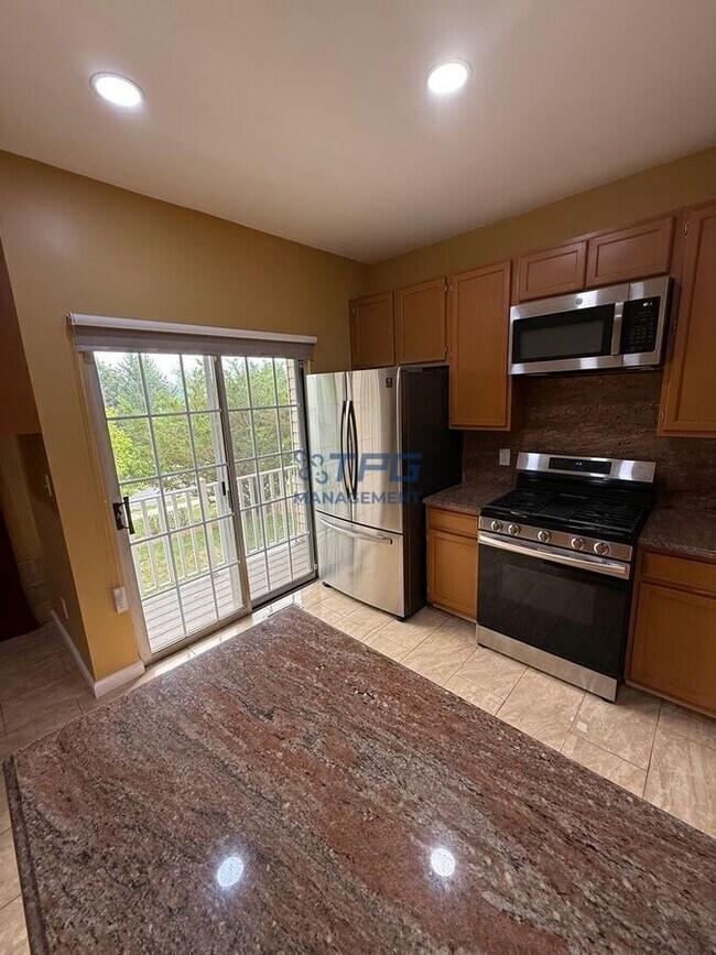 Building Photo - 9 Clearbrook Ln