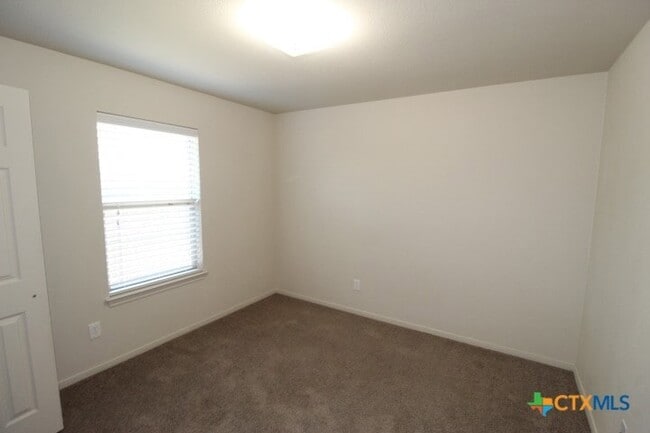 Building Photo - 2813 Settlement Rd