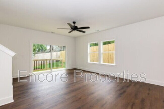 Building Photo - 1406 Gearwood Ave