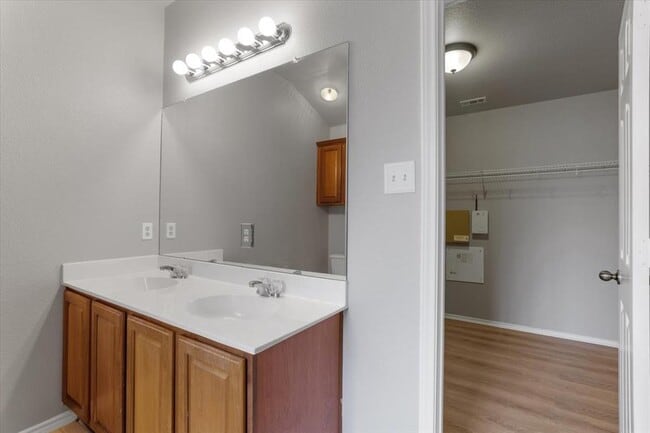 Building Photo - 2539 Pearson Way