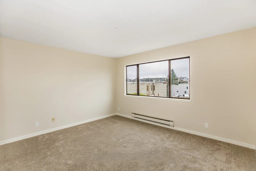 Master Bedroom - 2185 Bush St