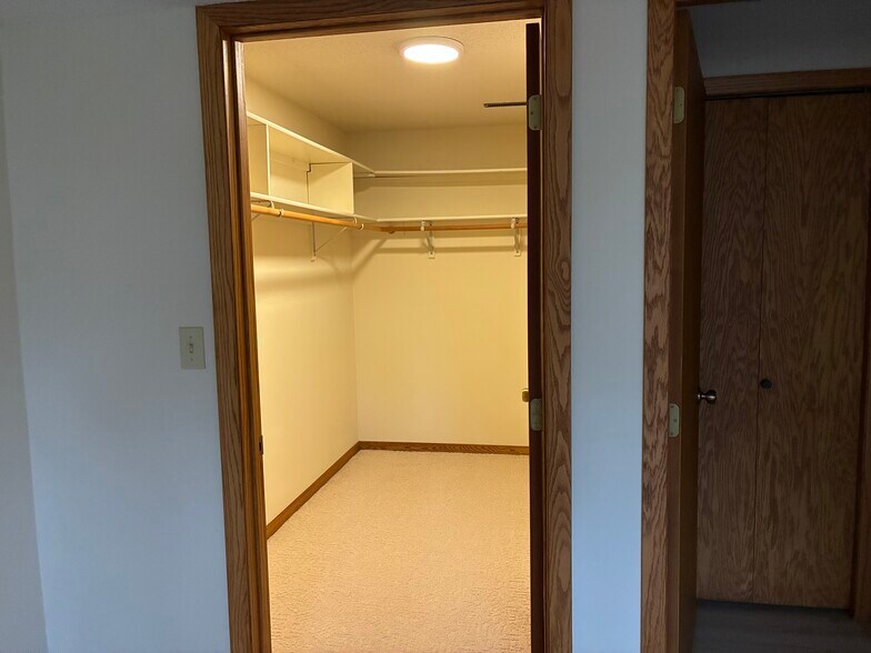 Building Photo - 1103 4th St NW